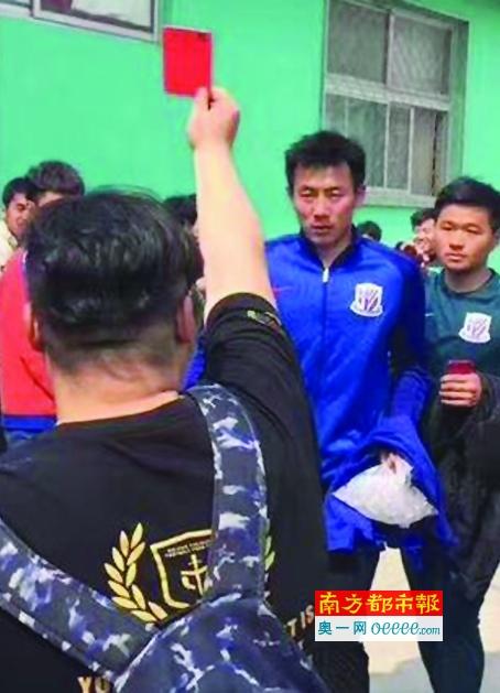 二战固然竣事，但它所遗留下的题目还余波震动。美苏两年夜团体为了各自的好处执政鲜半岛争端骤起，让企盼和平、巴望成立平易近主自由当局的朝鲜人平易近的欲望失。国度割裂，战争再次降临，平易近族的磨难越发极重繁重。破巢之下，安有完卵。在一个名叫筏桥的村落，南北两边睁开了拉锯战，村平易近则成为权利更迭进程中的牺牲品。村中的尚九（金甲洙 饰）僧人珍（金明坤 饰）两兄弟分属南北两个阵营，为了各自的崇奉，他们支出了繁重的价格……本片按照韩国同名汗青小说改编，并荣获1994年轻龙奖最好影片奖。